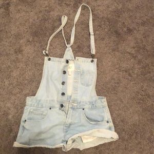 Overall shorts